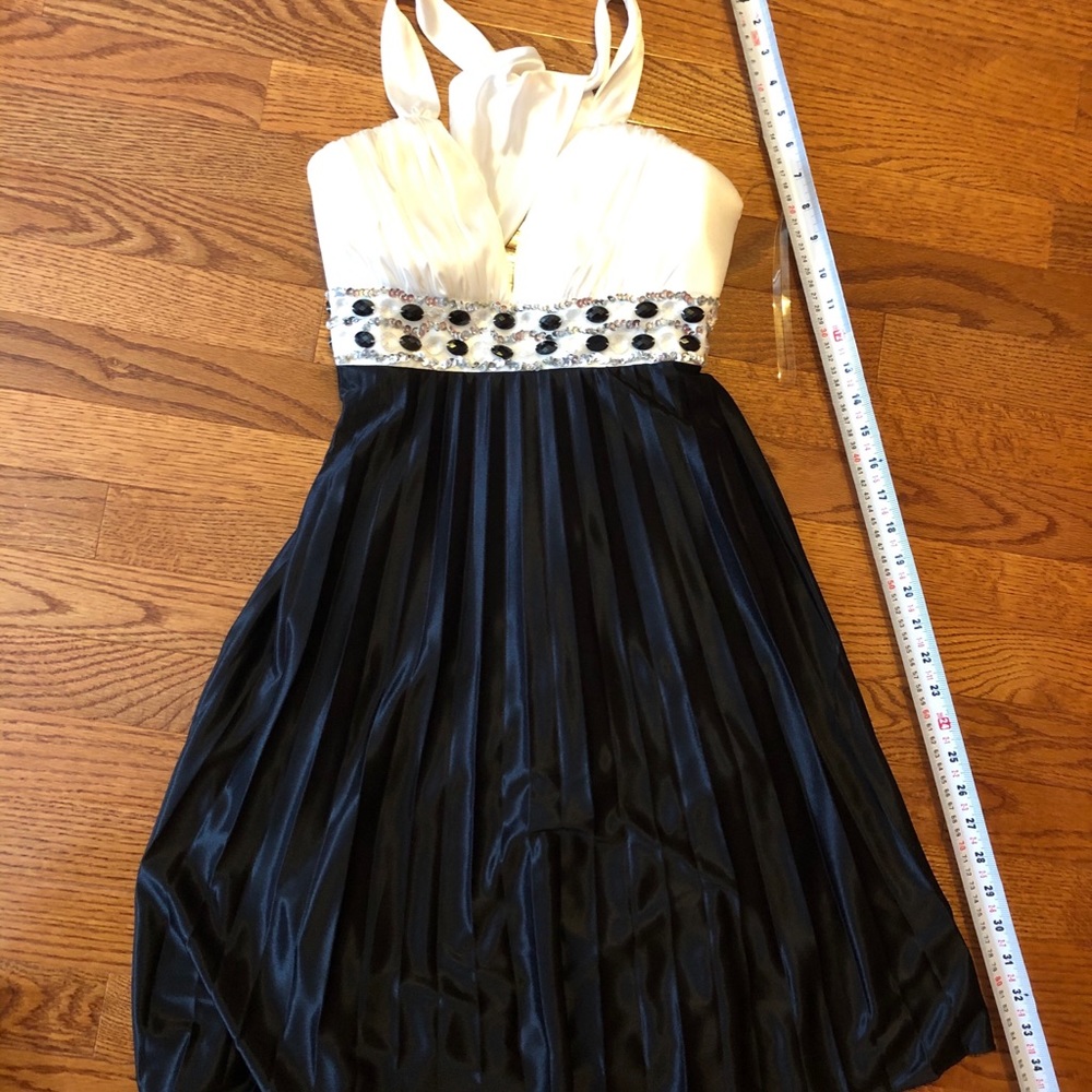 Stunning Black & white dress with rhinestone